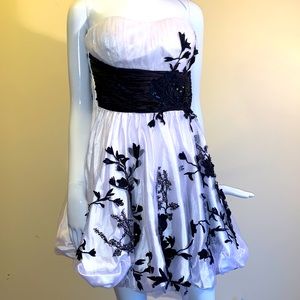 Gorgeous Formal Strapless Knee-Lenth Eureka Dress